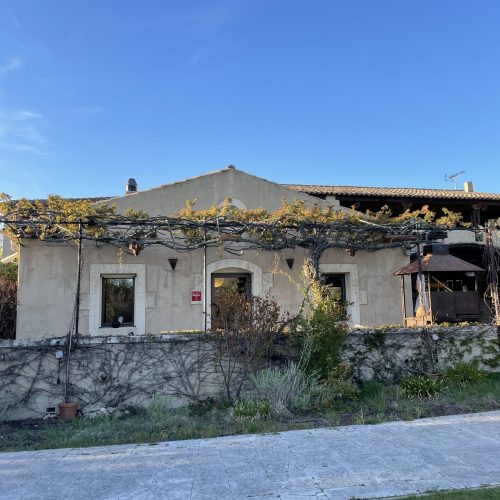 La Fenière, Cadenet